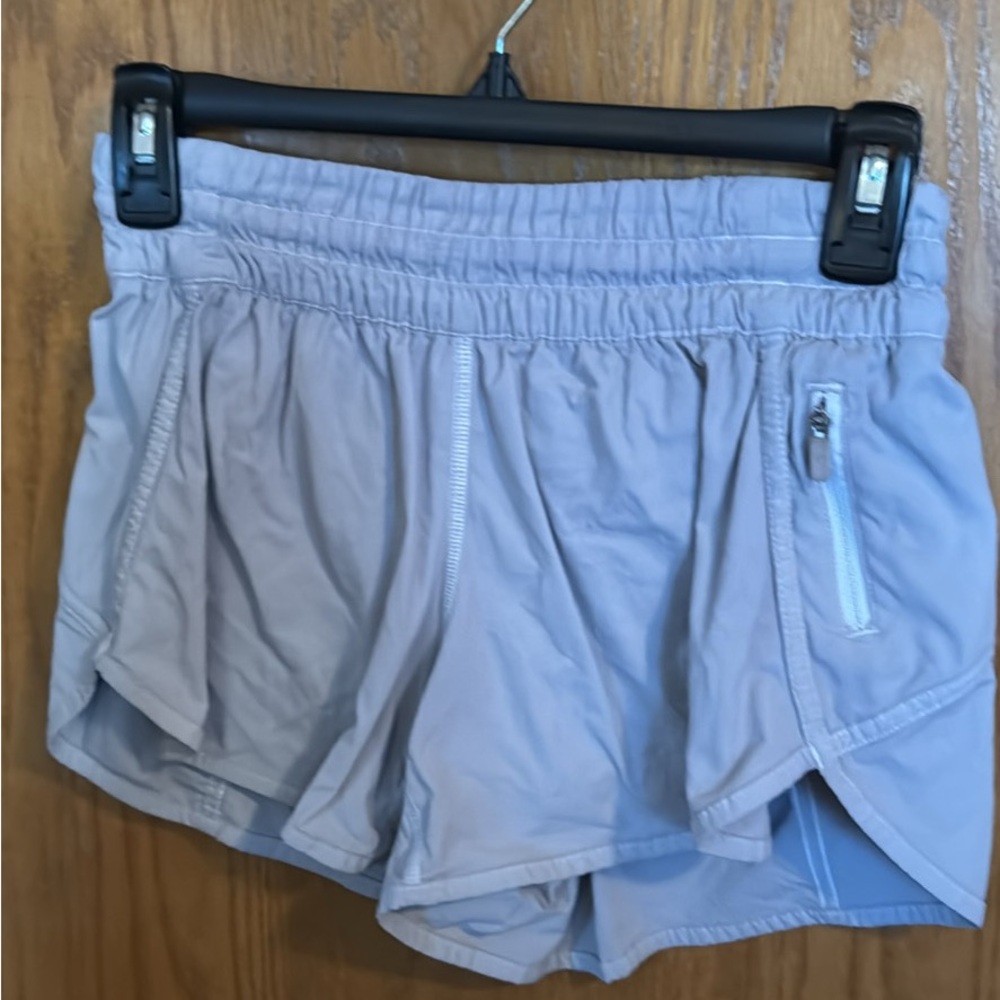 Lululemon Tracker Short Grey Size 6 | 4” Inseam